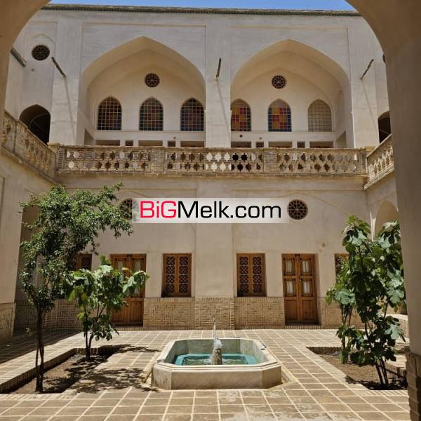 فروش هتل سنتی فول تجهیز و کلید نخورده در کاشان