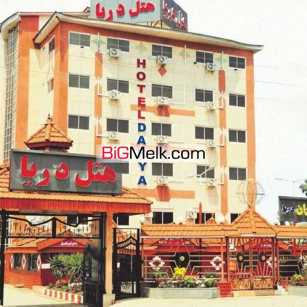 ۶۵۰۰متر زمین (هتل قدیمی)  یک ضلع بر اتوبان یک ضلع لب ساحل