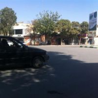 9 دهنه مغازه و یک باب گاراژ 469 متر
